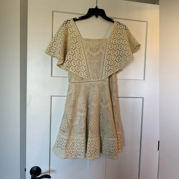 Jonathan Simkhai XS New
Avalon Flutter Sleeve Mini Dress in Ceramic - Picture 4 of 4